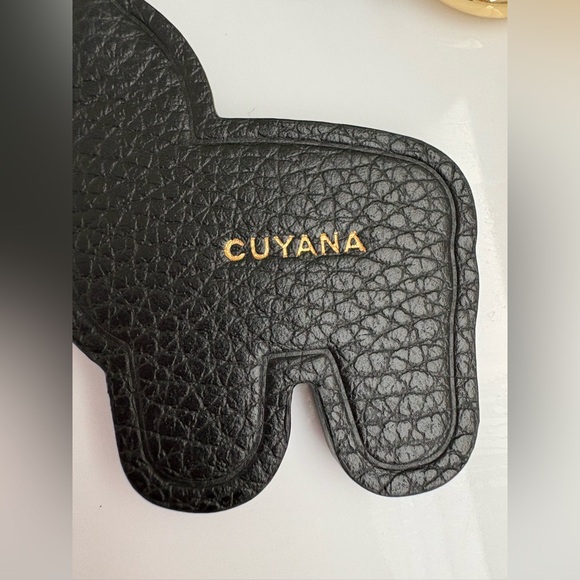 Cuyana Alpaca Black Leather Keychain NWT - Picture 4 of 9